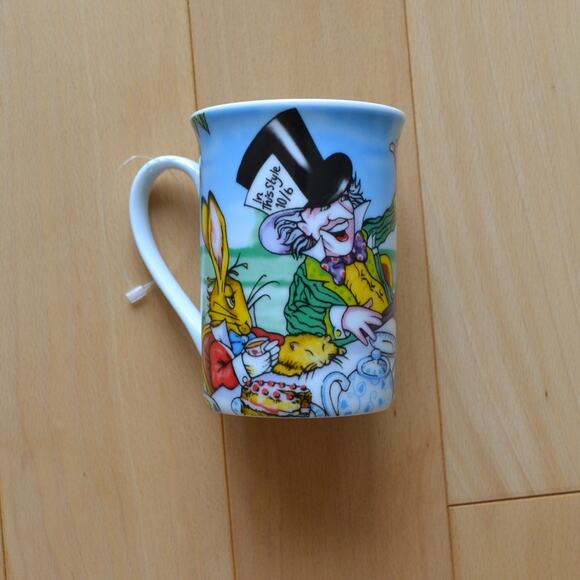 NWT Alice in Wonderland Cafe Mug 9 oz - Picture 2 of 5